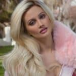 Holly Madison - Famous Showgirl