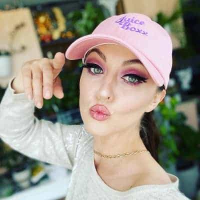 Katharine Isabelle - Famous Actor