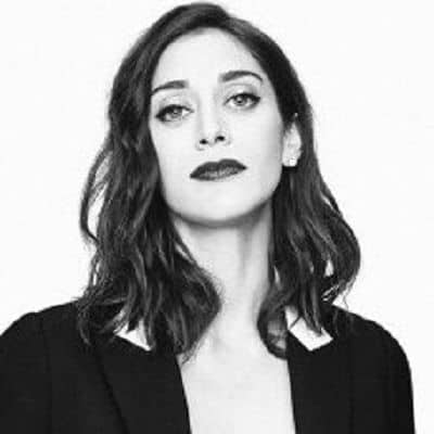 Lizzy Caplan - Famous Actor