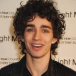 Robert Sheehan - Famous Voice Actor