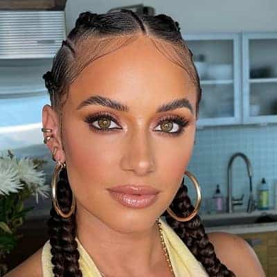 YesJulz - Famous Publicist