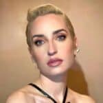 Zoe Lister-Jones - Famous Actor