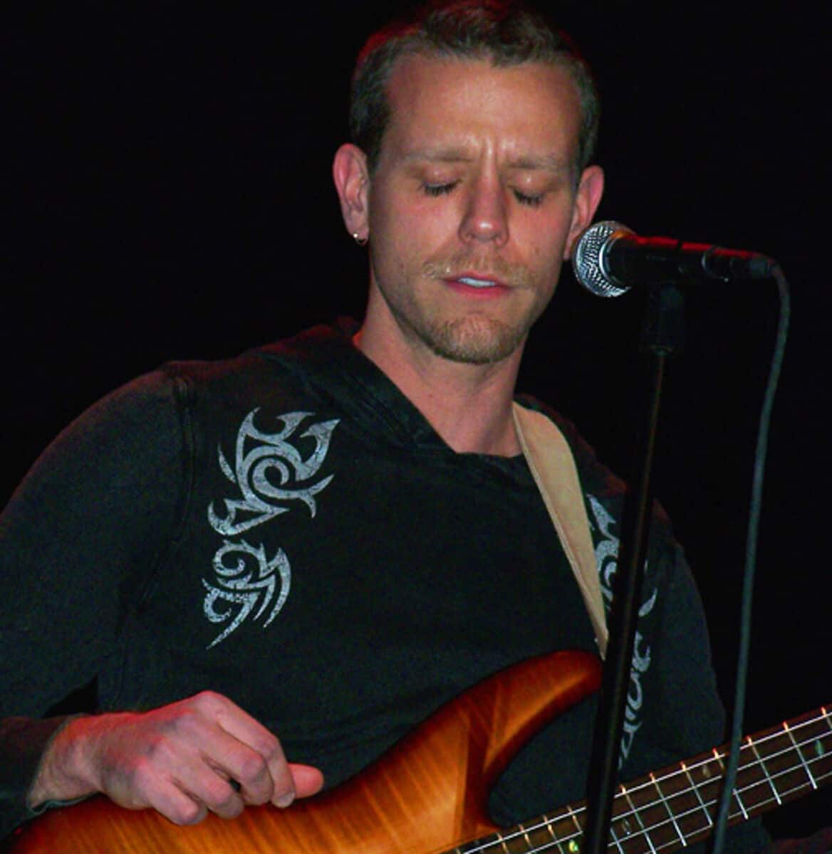 Adam Pascal - Famous Singer