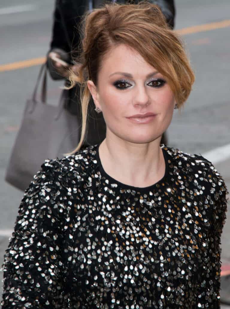 Anna Paquin - Famous Actor