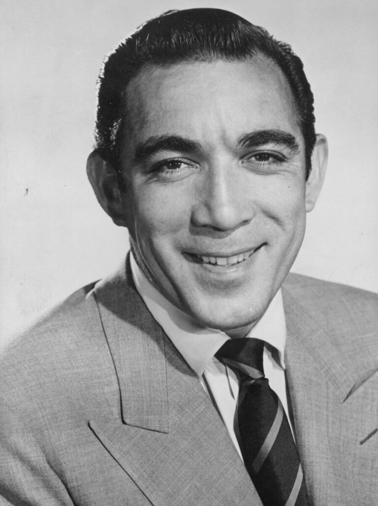 Anthony Quinn - Famous Painter