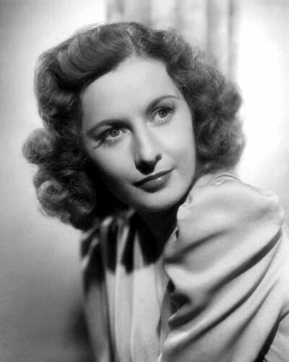 Barbara Stanwyck - Famous Fashion Model