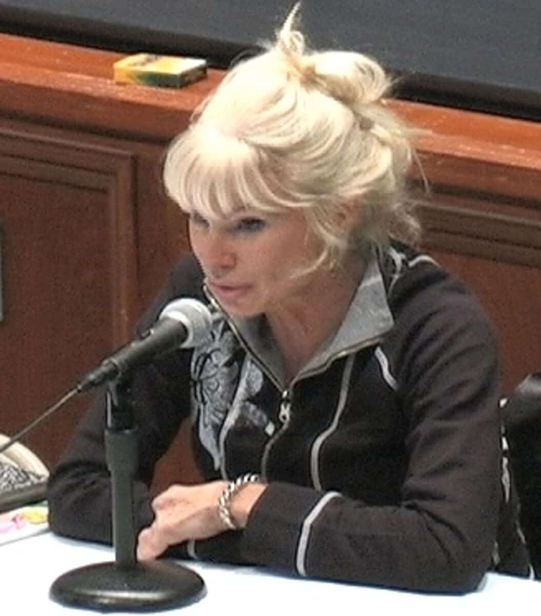 Bree Walker - Famous Journalist