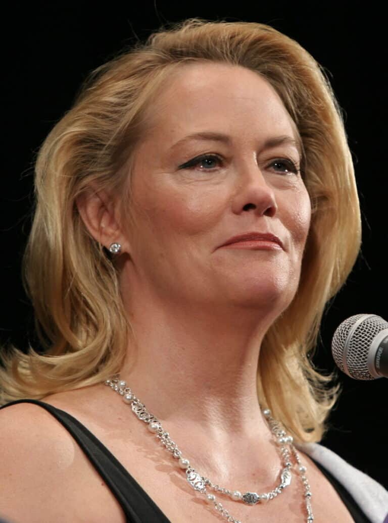 Cybill Shepherd - Famous Actor