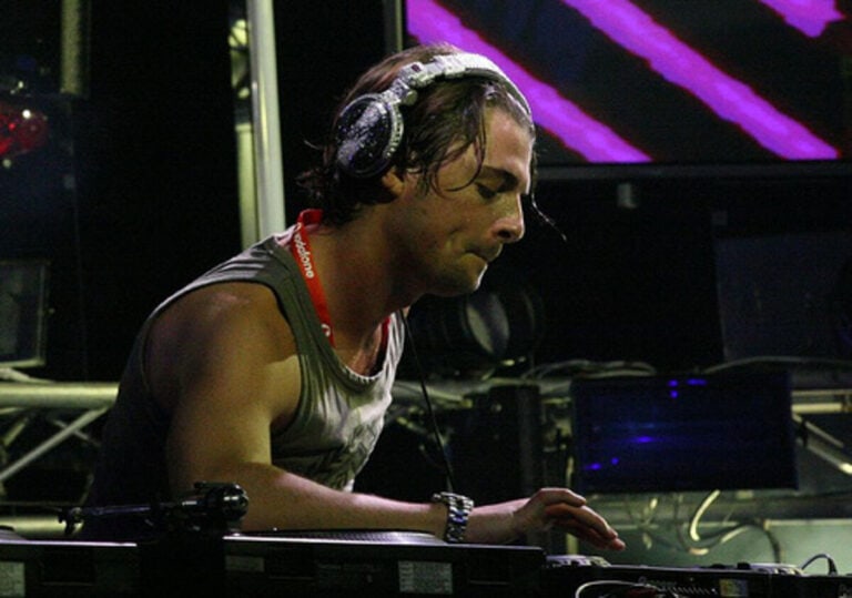 Axwell - Famous Remixer