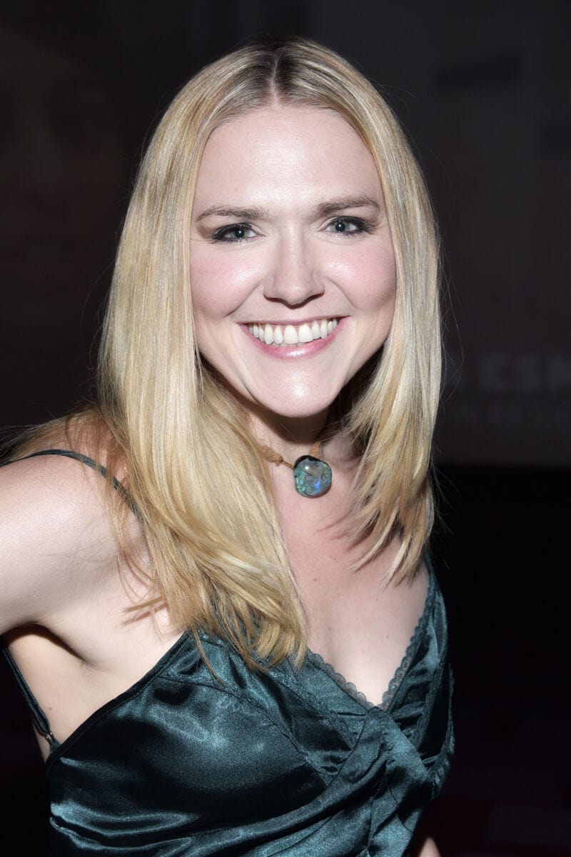 Dominique Swain - Famous Spokesperson