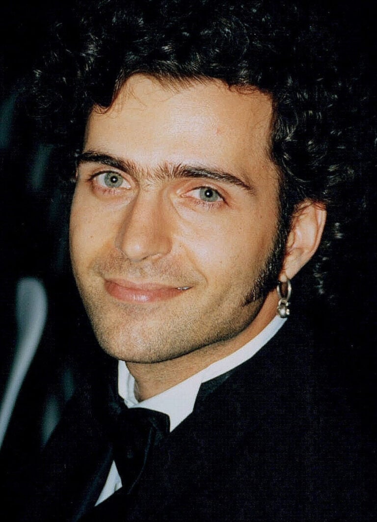 Dweezil Zappa - Famous Multi-Instrumentalist