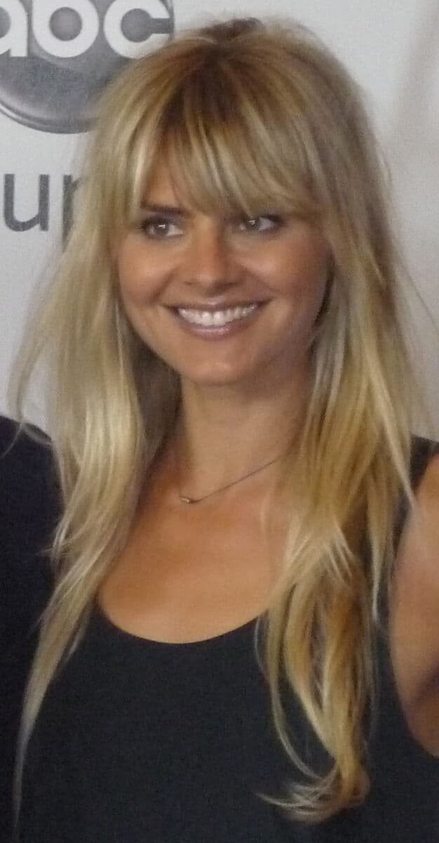 Eliza Coupe - Famous Actor