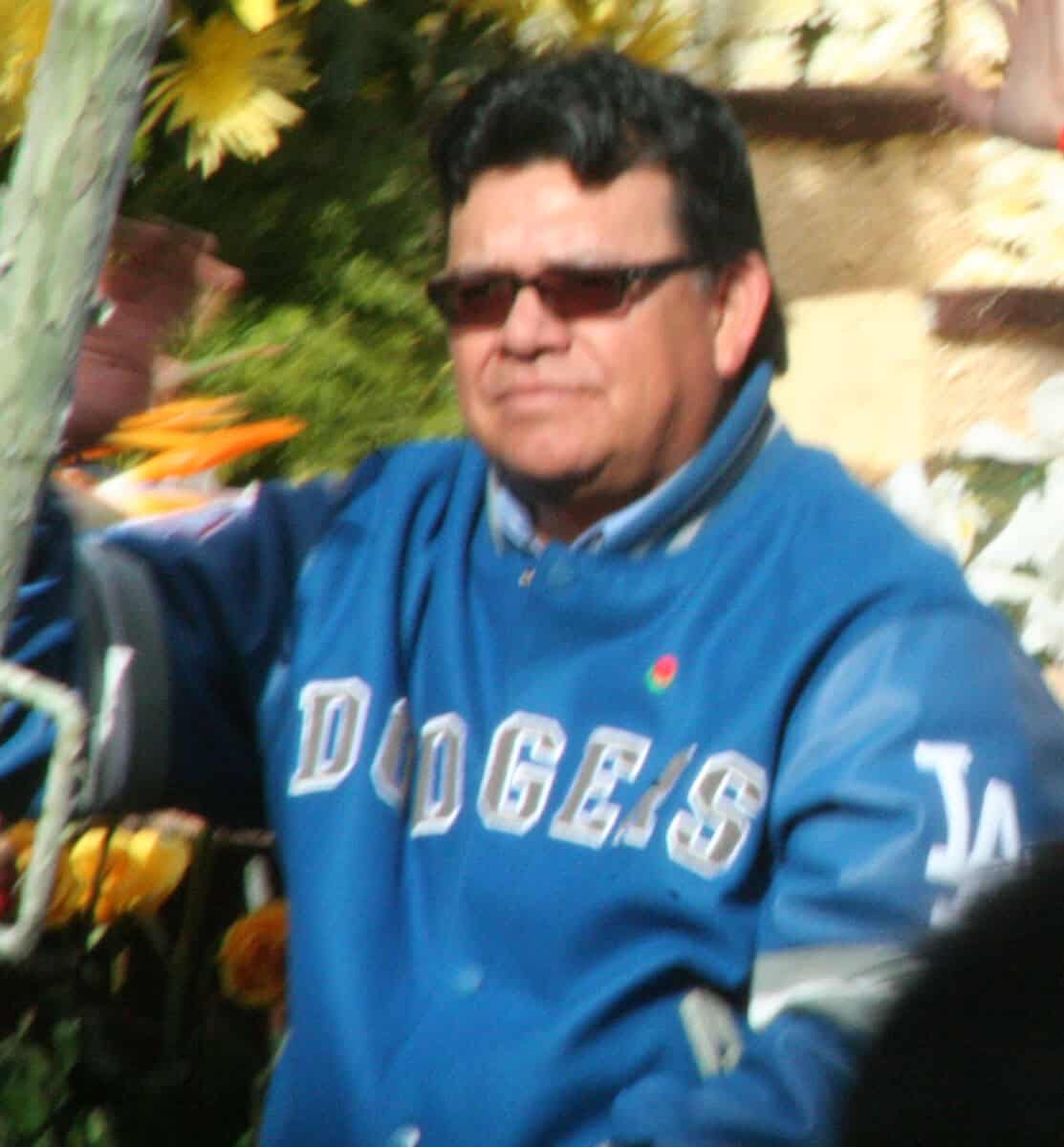 Fernando Valenzuela Net Worth, spouse, young children, awards, movies