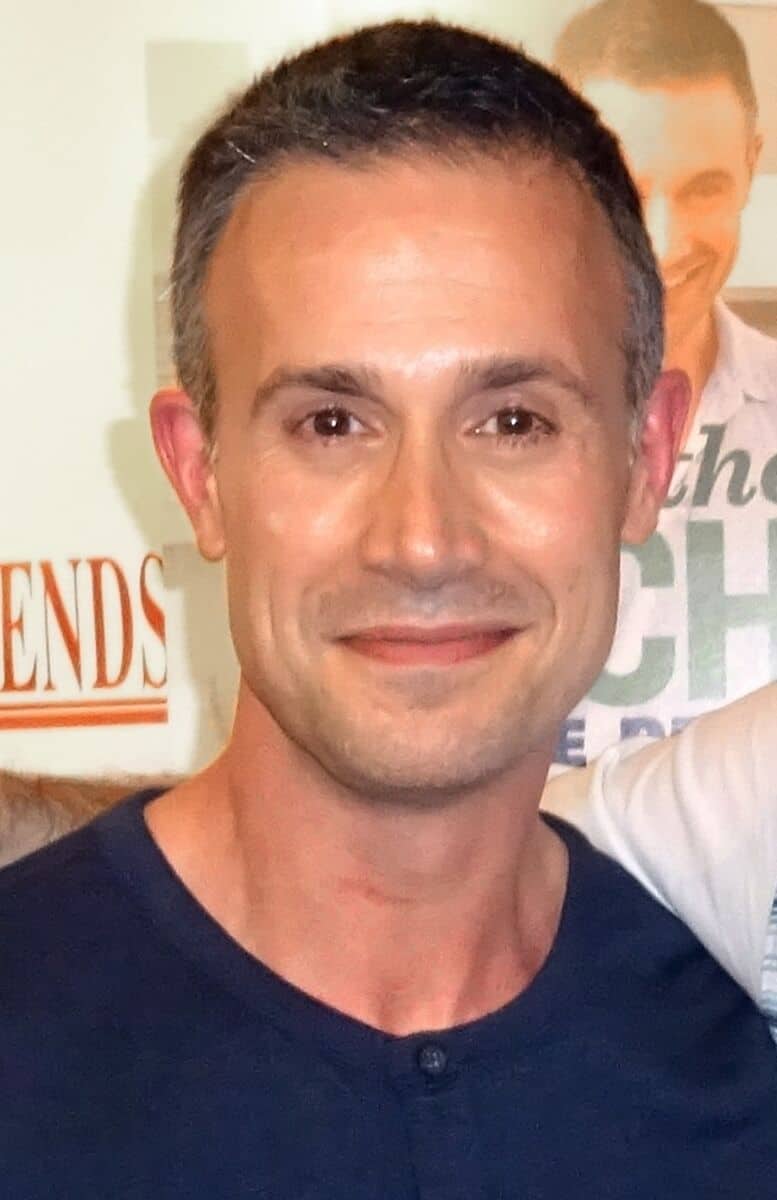 Freddie Prinze Jr - Famous Screenwriter