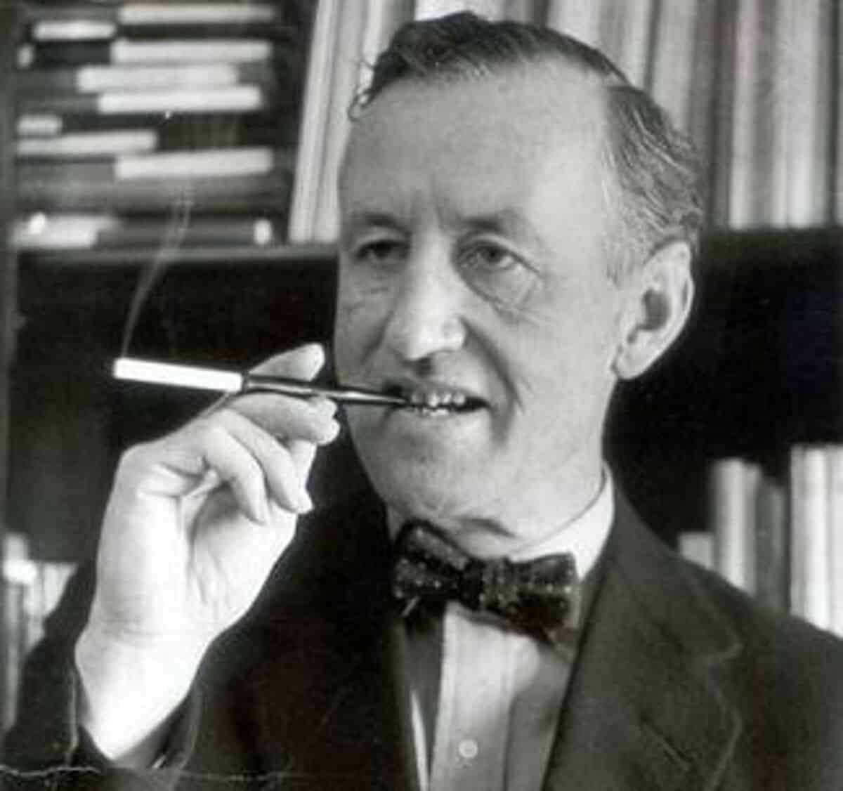 Ian Fleming net worth in Authors category