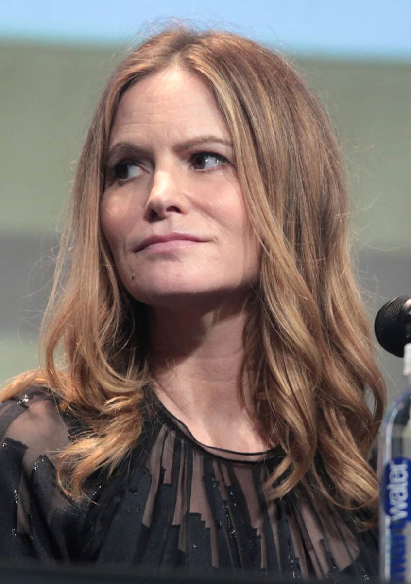 Jennifer Jason Leigh - Famous Actor