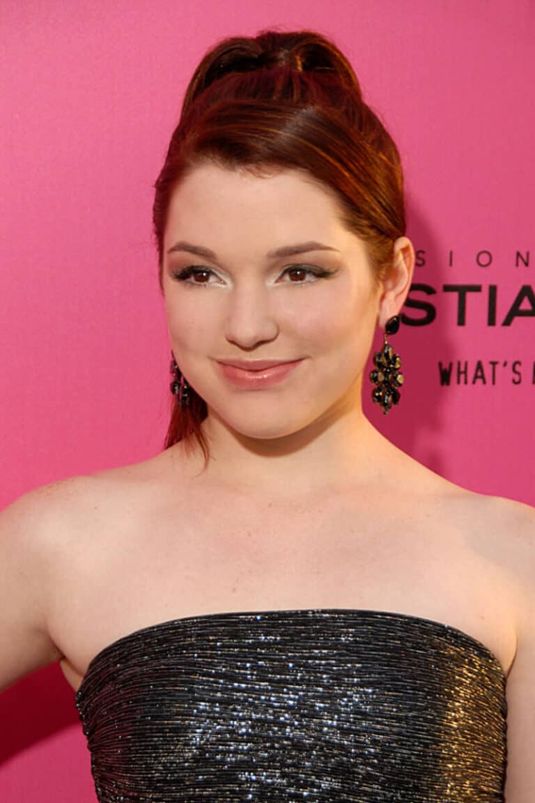 Jennifer Stone - Famous Actor