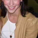 Jennifer Love Hewitt - Famous Singer-Songwriter