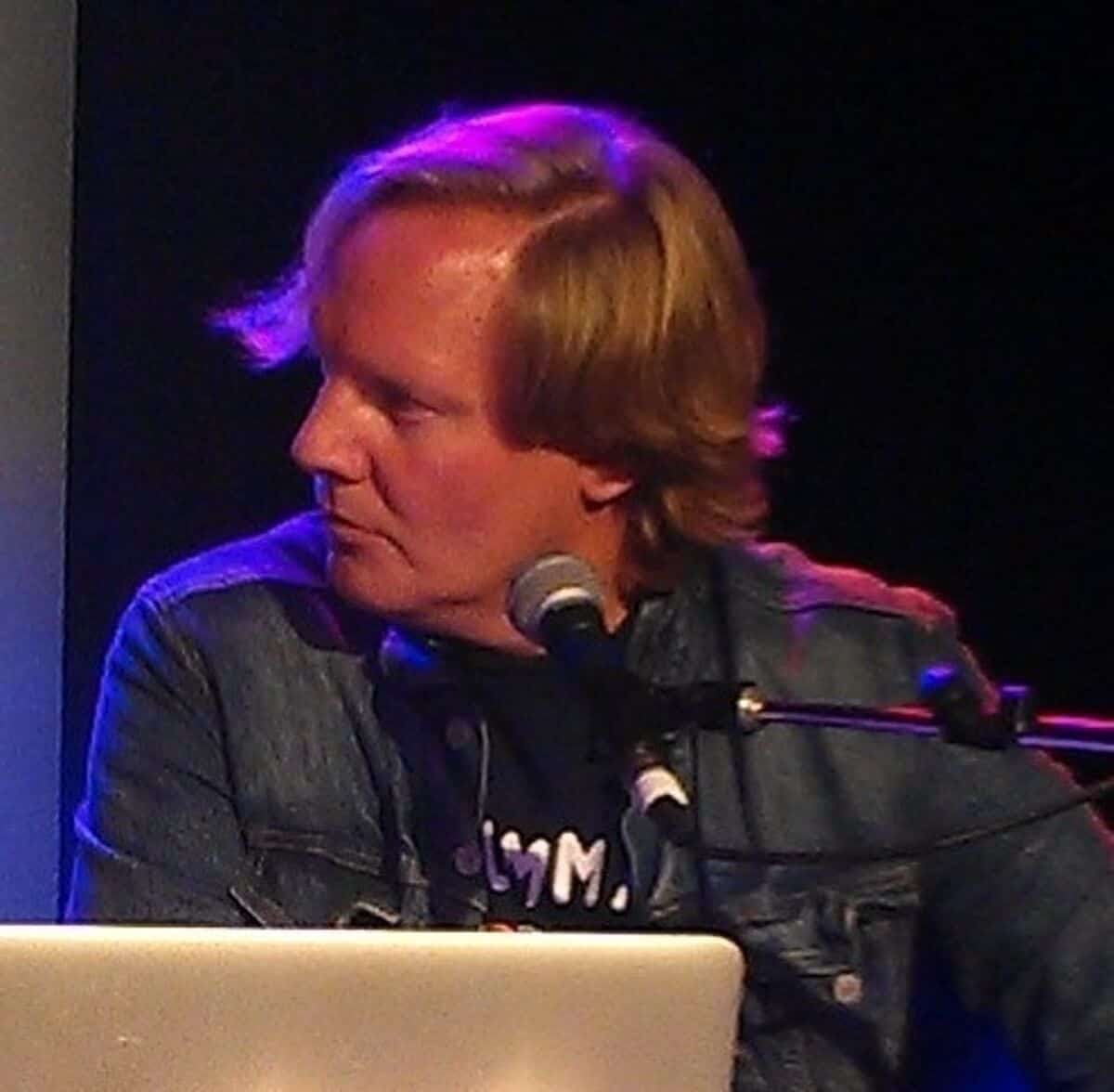 Jonathan Torrens - Famous Presenter