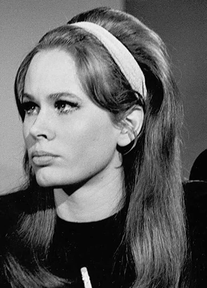 Karen Black - Famous Film Producer