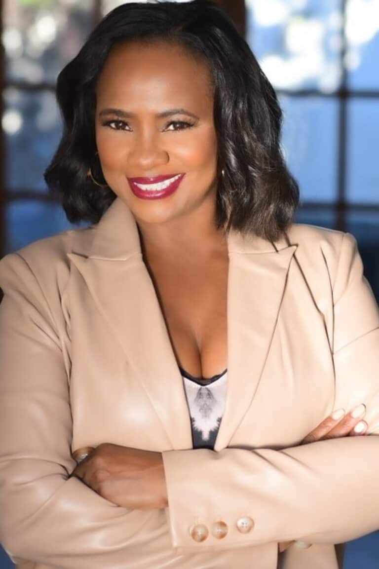 Karen Malina White - Famous Actor