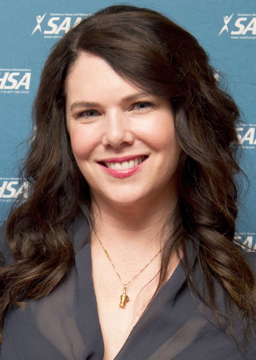 Lauren Graham - Famous Novelist