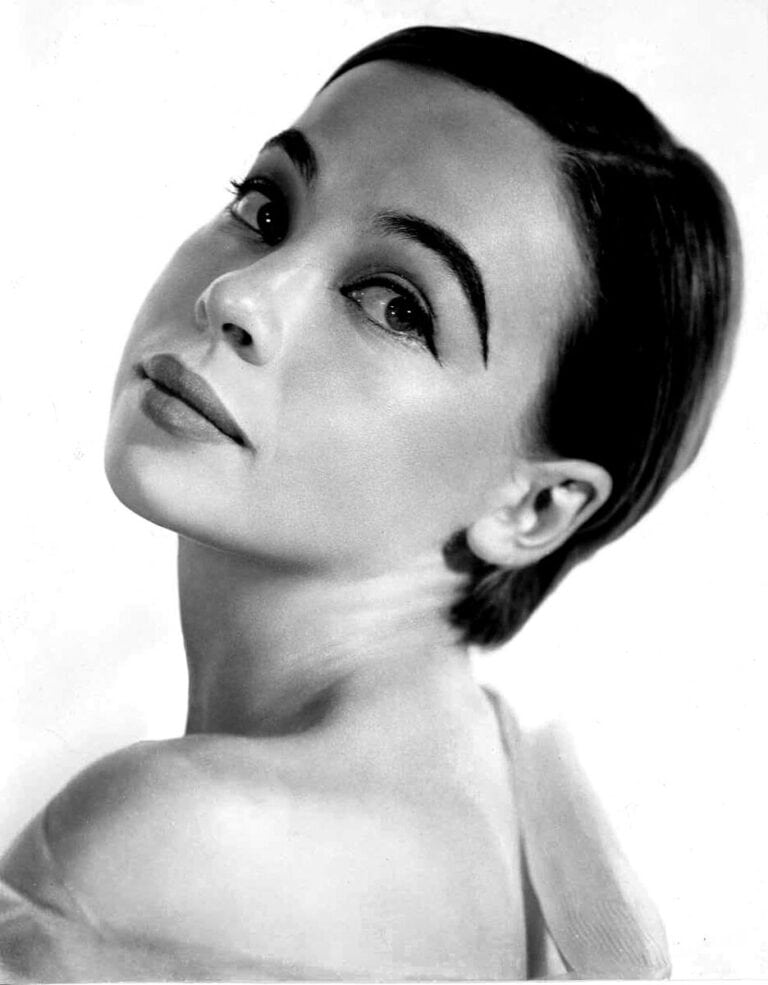 Leslie Caron - Famous Dancer