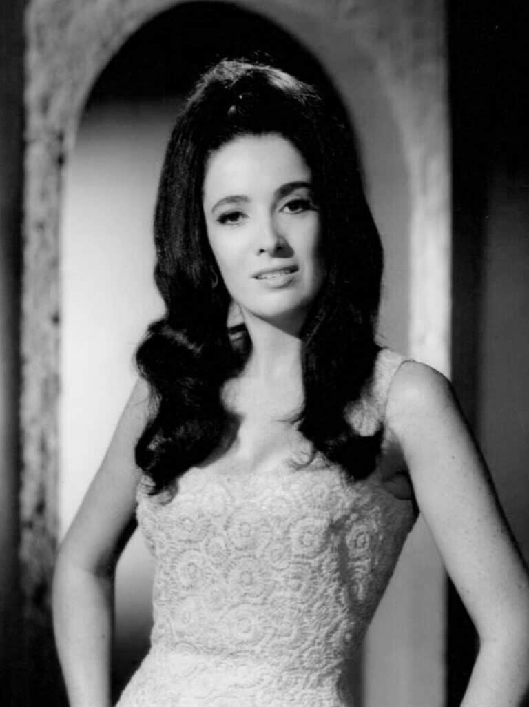 Linda Cristal - Famous Actor