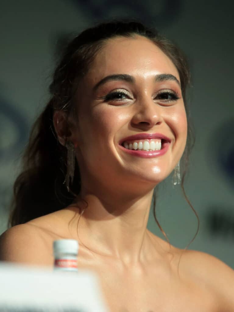 Lindsey Morgan - Famous Actor