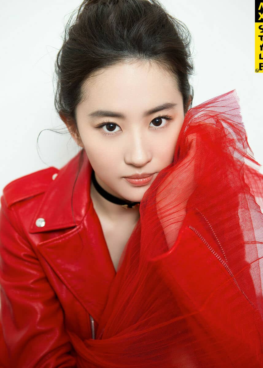 Liu Yifei - Famous Singer