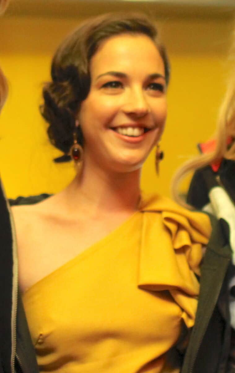 Martha MacIsaac - Famous Actor