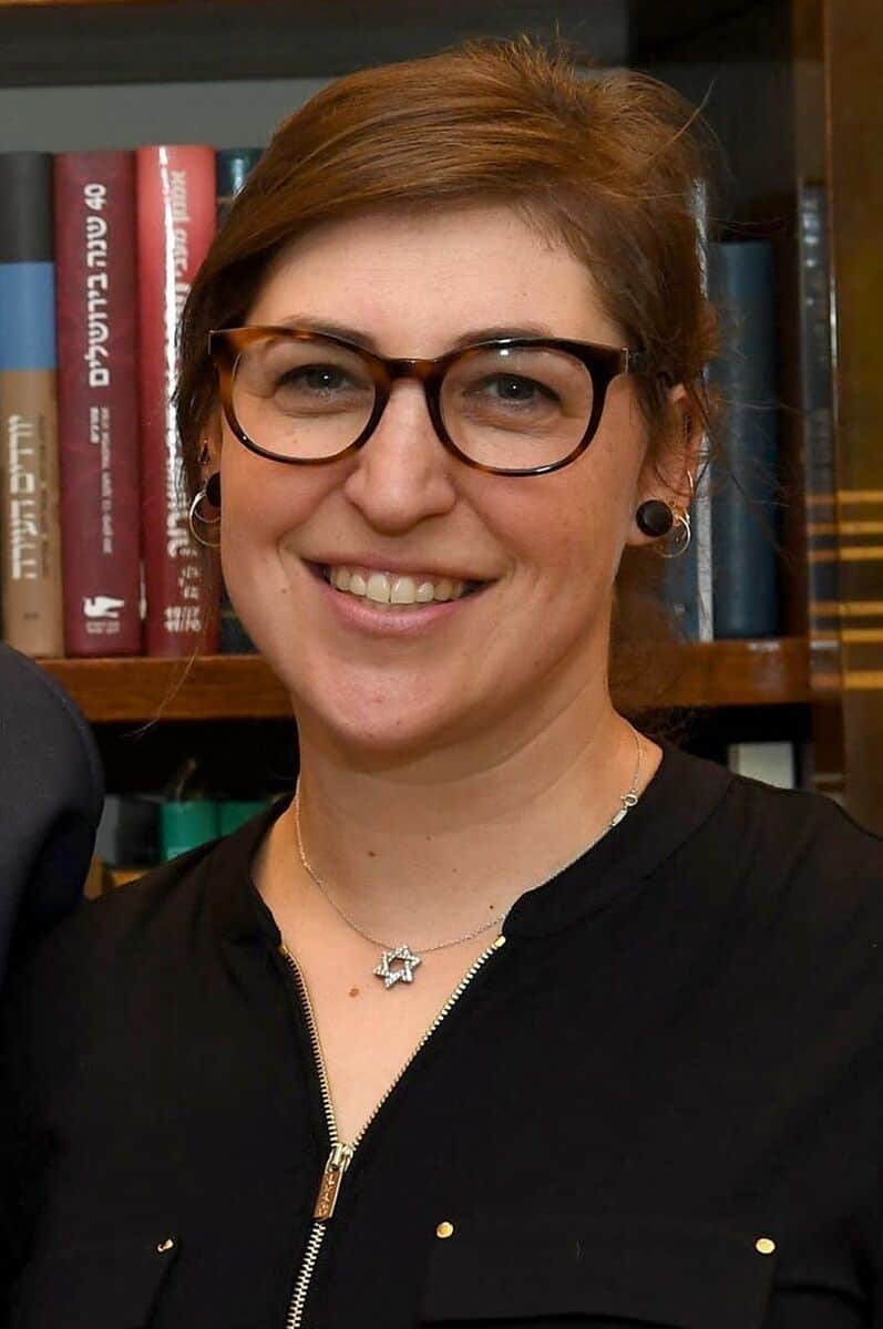Mayim Bialik - Famous Actor