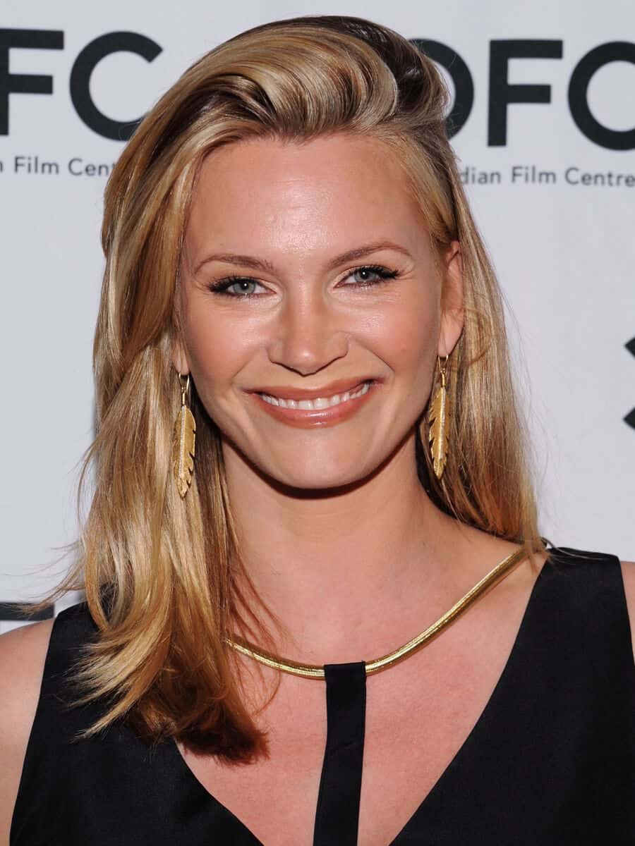 Natasha Henstridge - Famous Actor