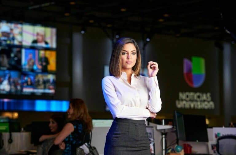 Pamela Silva Conde - Famous "Primer Impacto"""