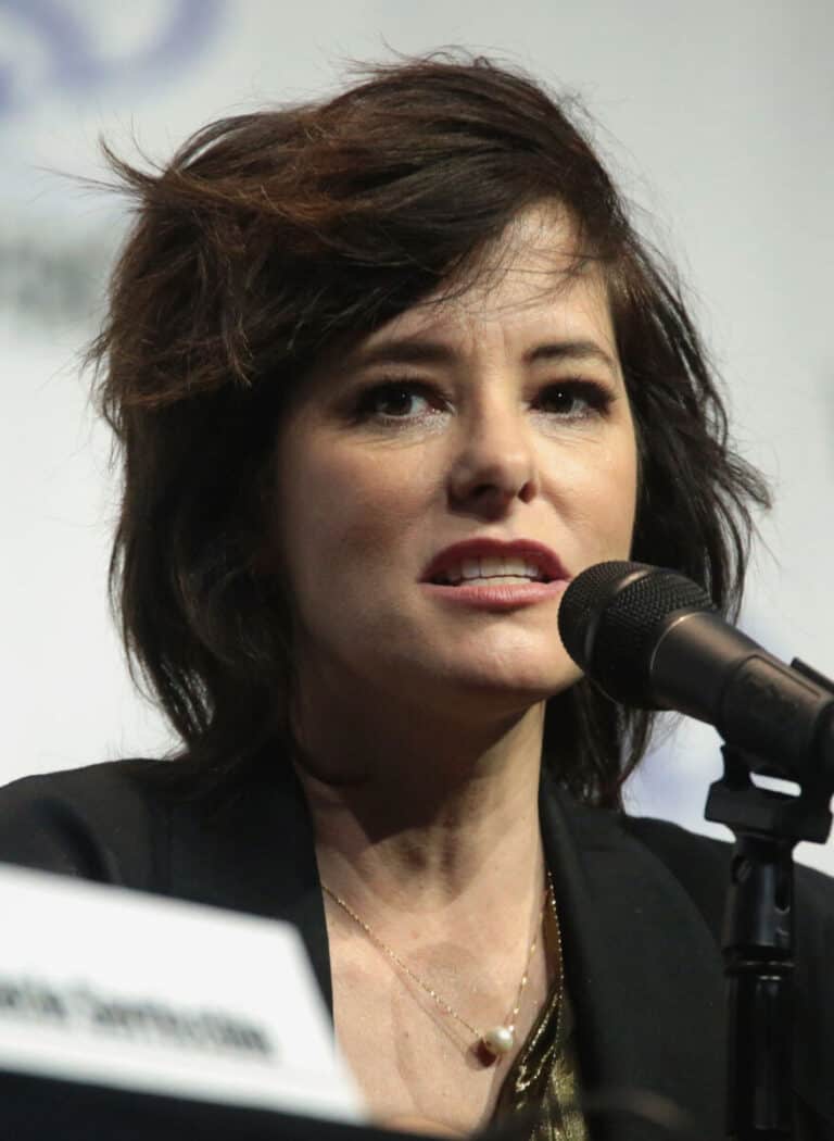 Parker Posey - Famous Singer