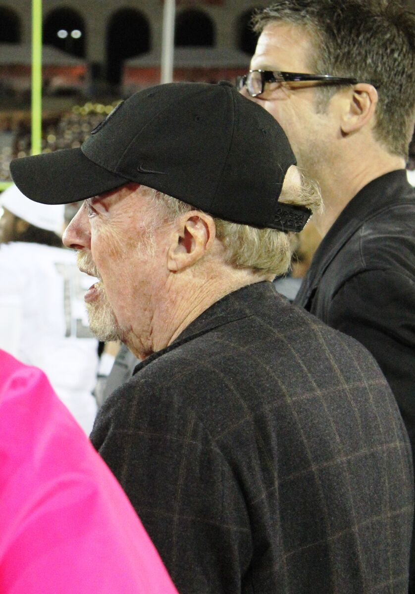 Phil Knight net worth in Business category