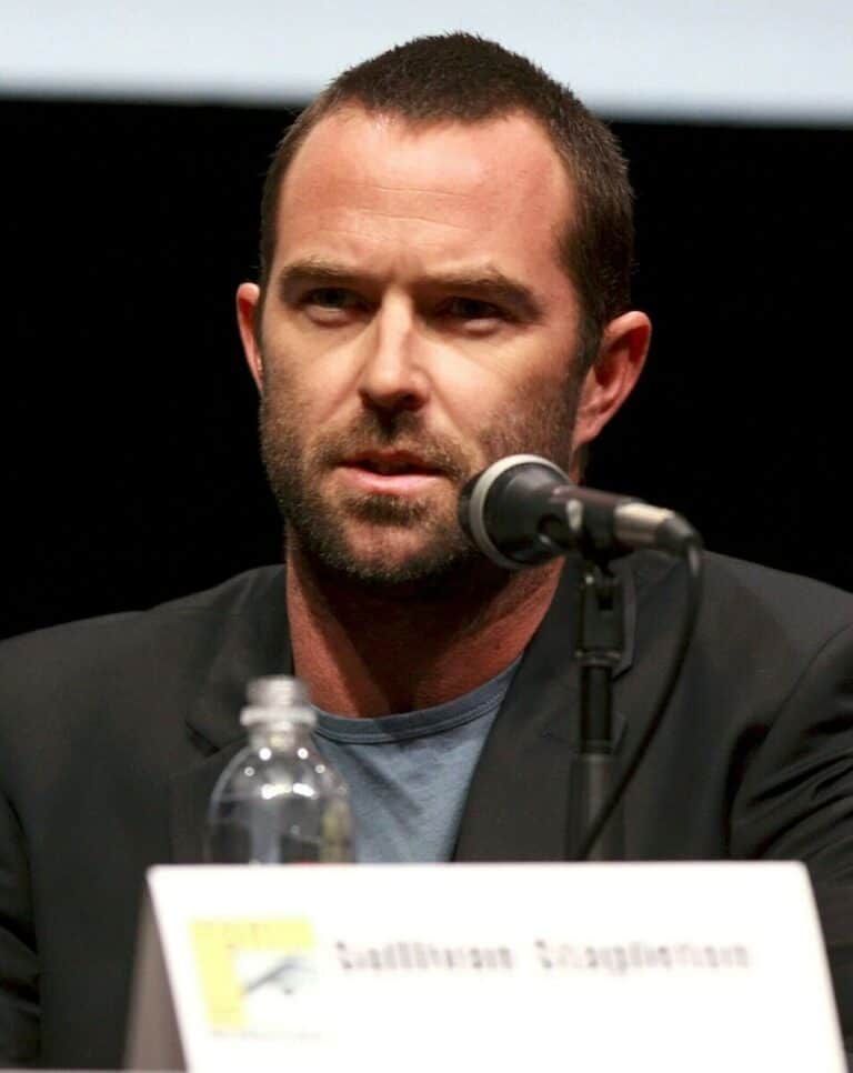 Sullivan Stapleton - Famous Actor