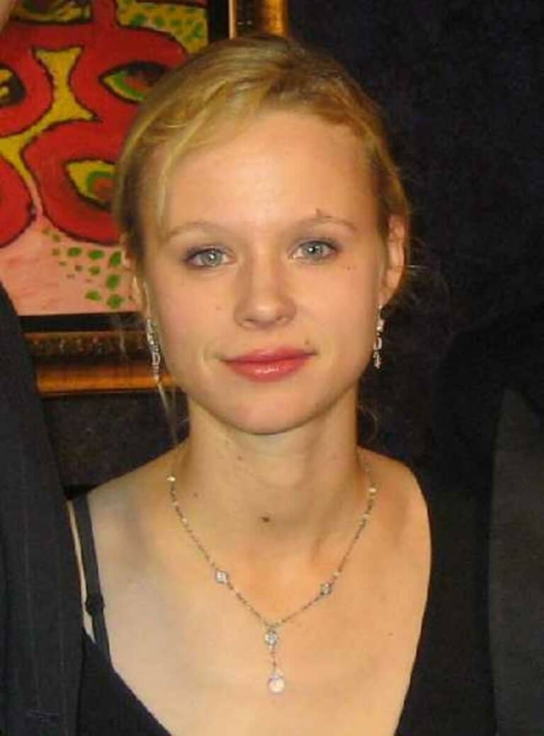 Thora Birch - Famous Film Producer