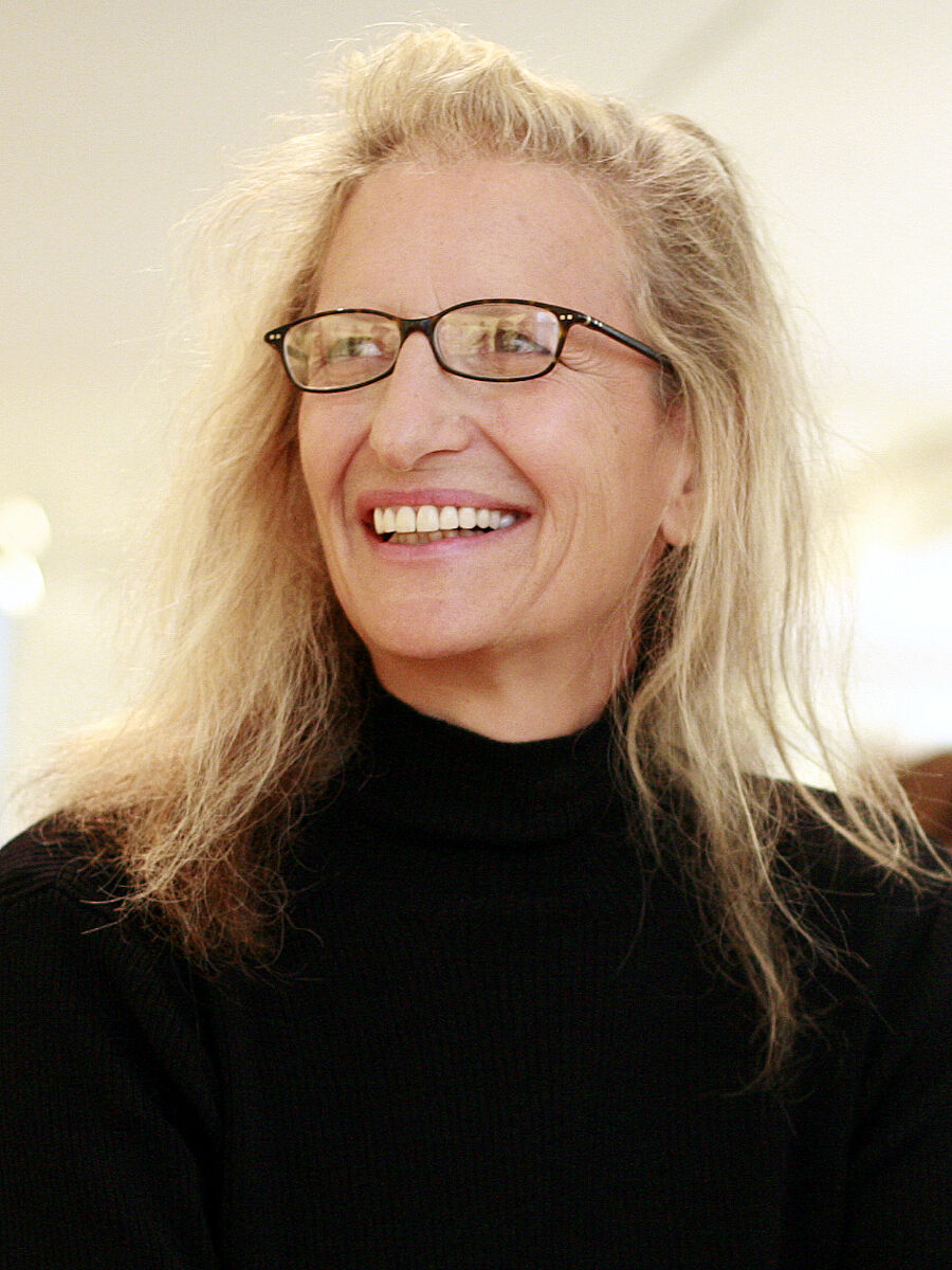 Annie Leibovitz net worth in Authors category