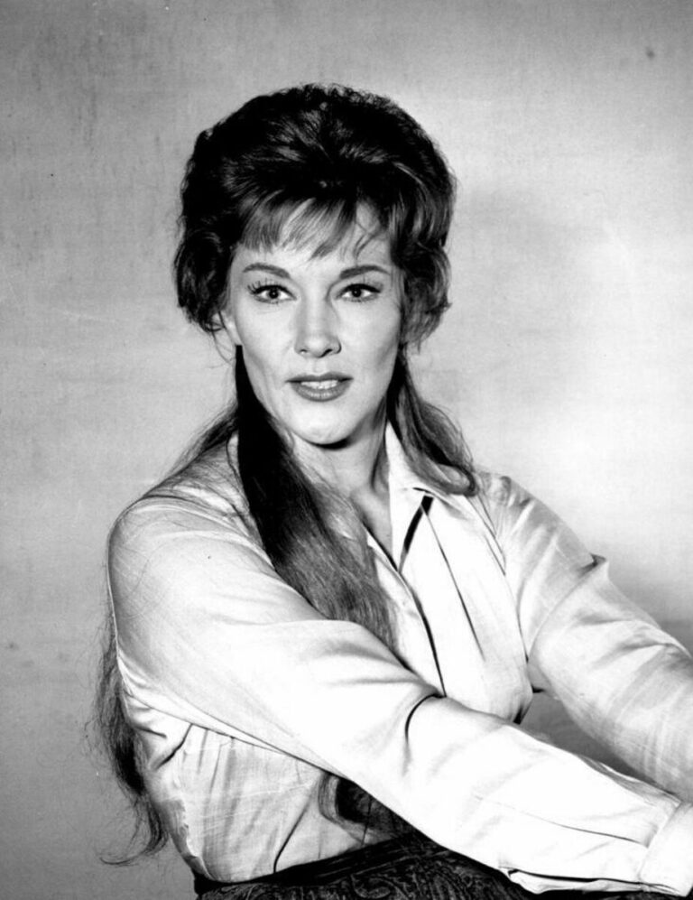Jeanne Cooper - Famous Actor