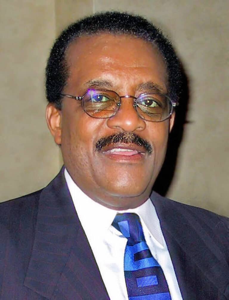 Johnnie Cochran - Famous Lawyer