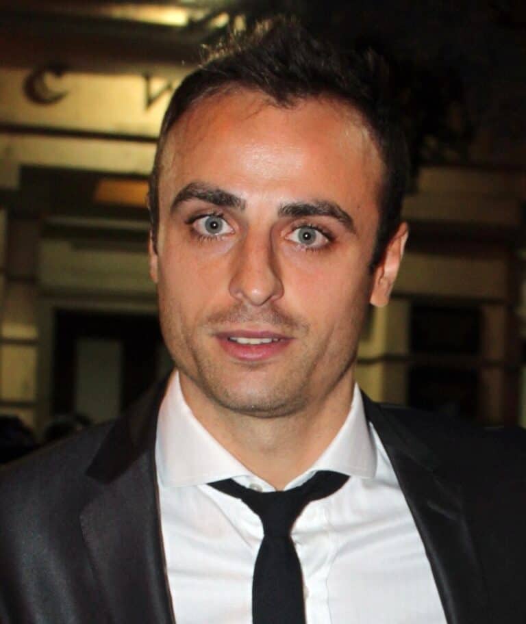 Dimitar Berbatov - Famous Football Player