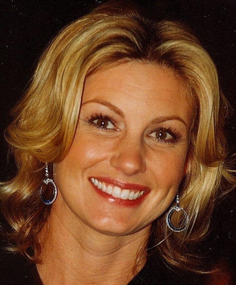 Faith Hill - Famous Artist