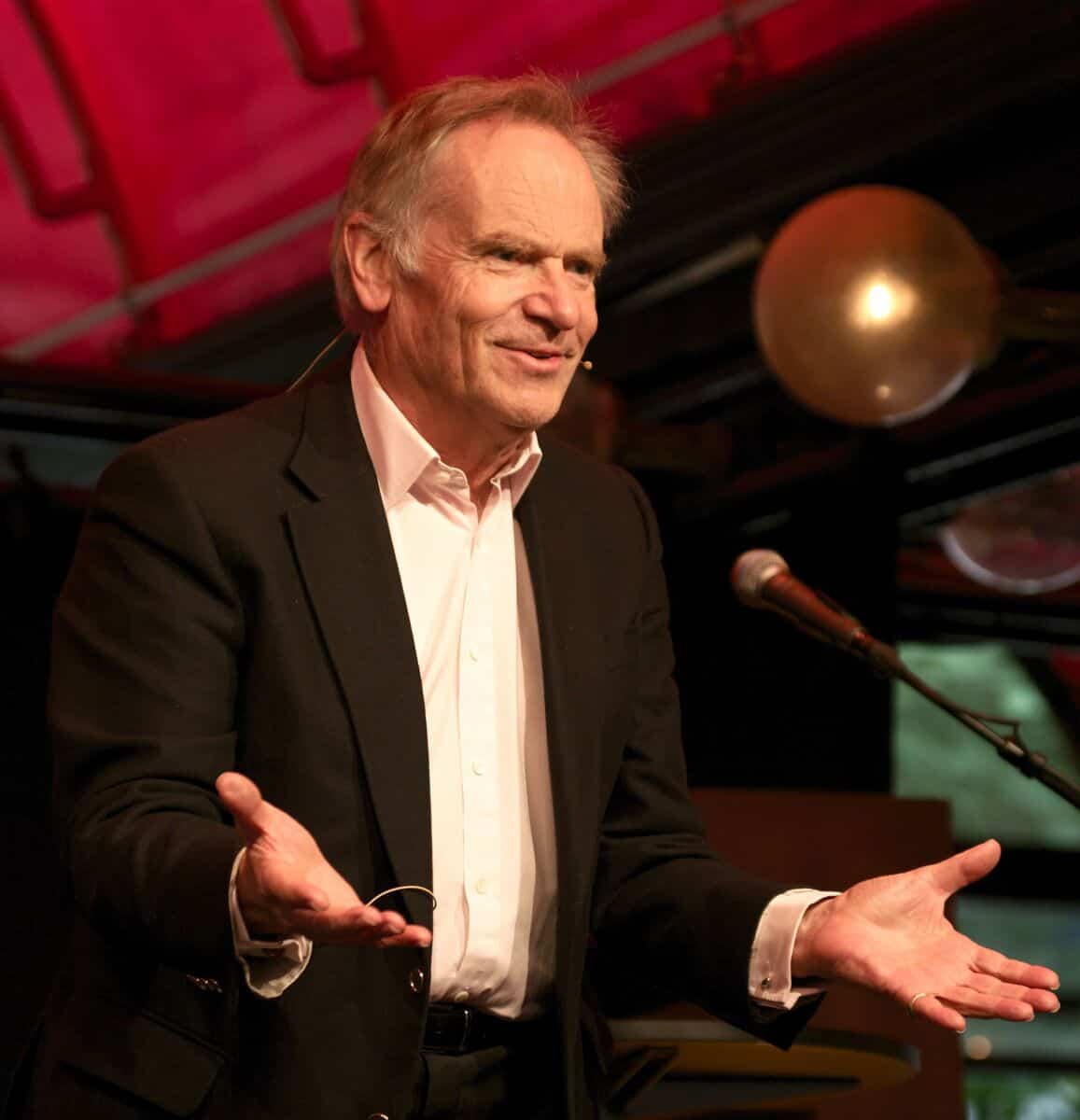 Jeffrey Archer net worth in Authors category