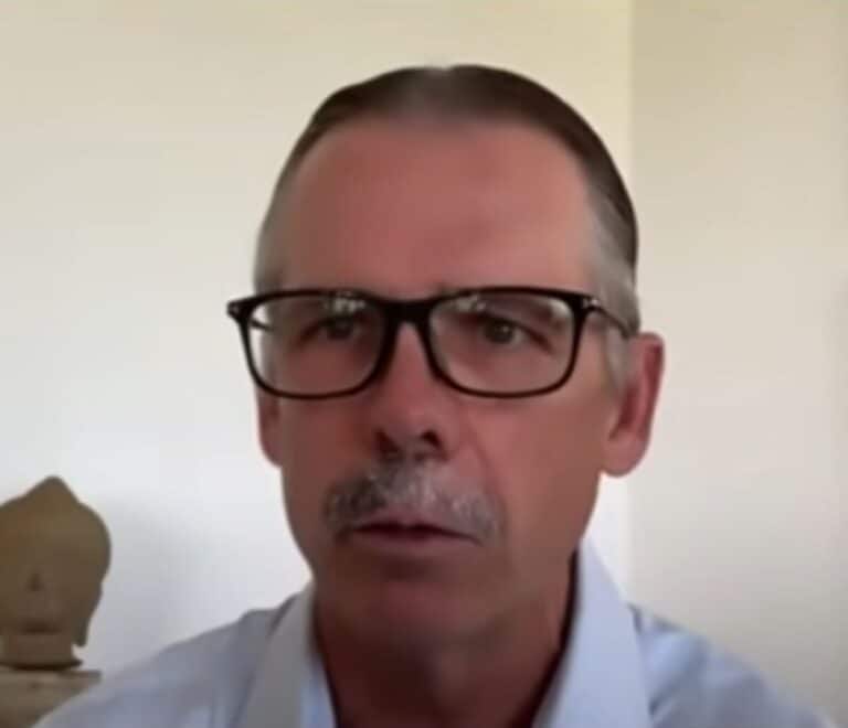 Glenn Hutchins - Famous North Island