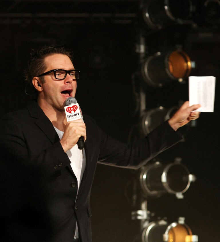 Bobby Bones Net Worth, spouse, young children, awards, movies Famous