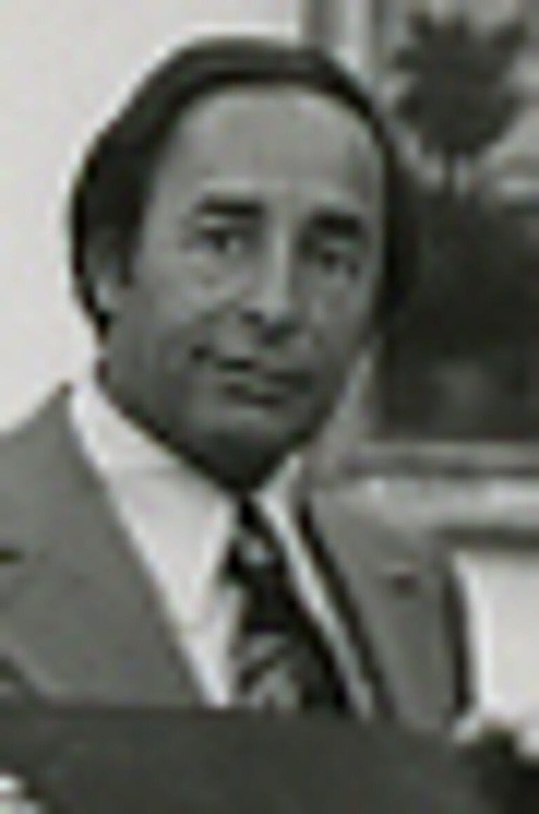 Richard Devos - Famous Businessperson