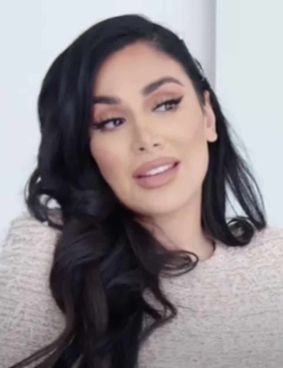 Huda Kattan - Famous Makeup Artist