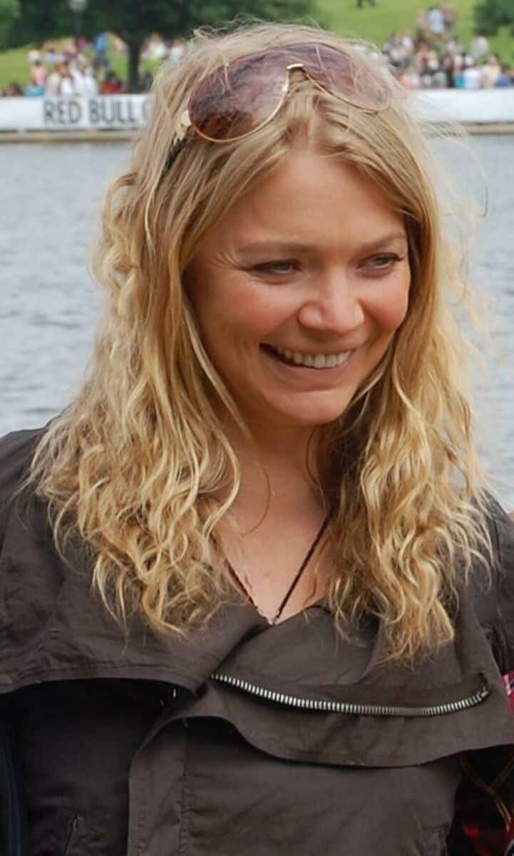 Jodie Kidd Net Worth, spouse, young children, awards, movies - Famous ...