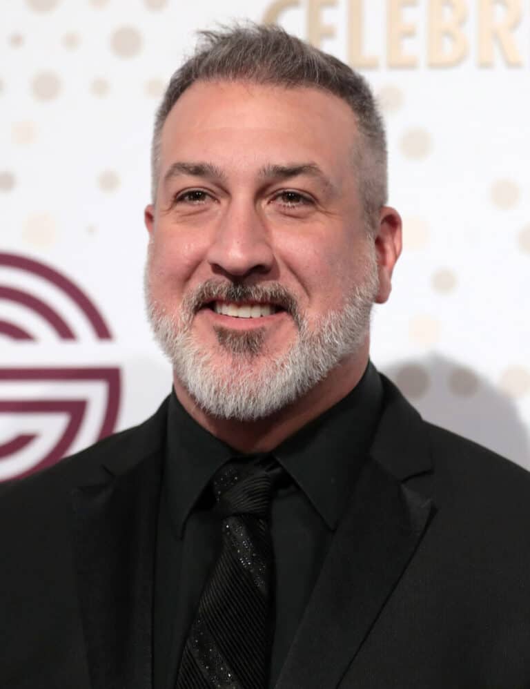 Joey Fatone Net Worth, spouse, young children, awards, movies Famous